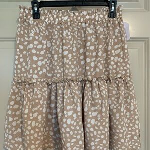 Patterned ruffle skirt. Size L. Above knee/mid thigh length